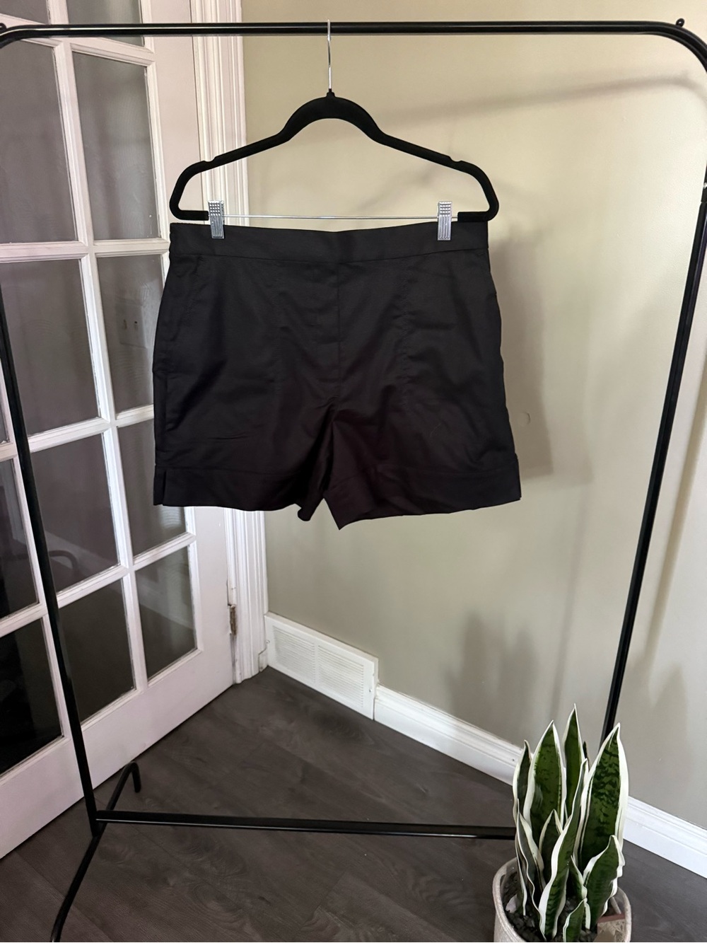NWT Banana Republic Linen Blend Shorts (L)